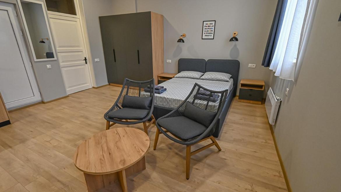 Big Studio Apt.On Liberty Square Tiflis Dış mekan fotoğraf